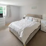 Osbornes Holiday House Near Exeter With Swimming Pool