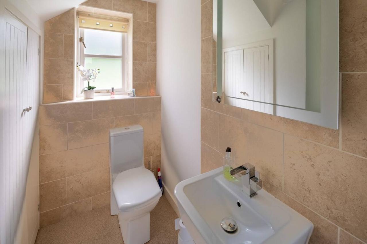 Holiday home Osbornes House Near With Swimming Pool