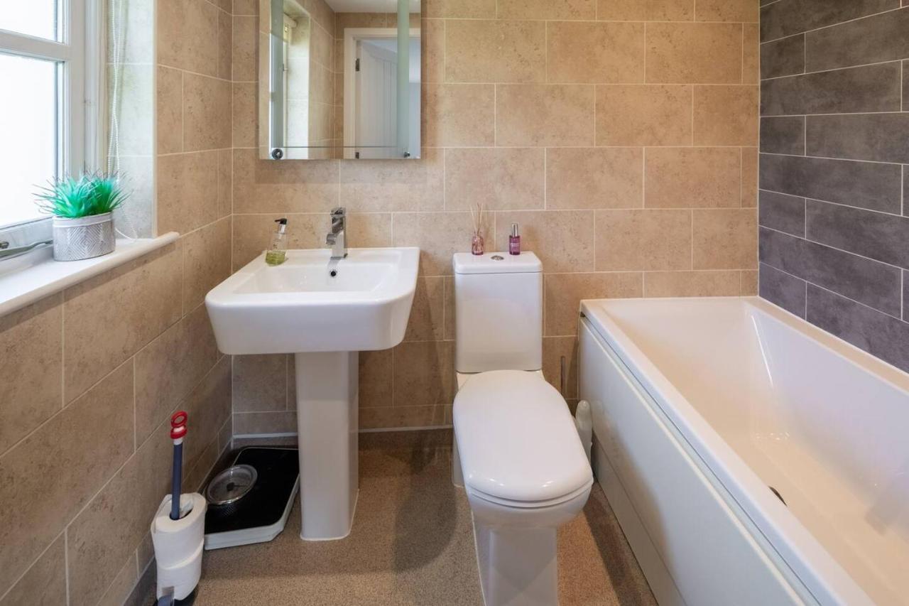 Holiday home Osbornes House Near With Swimming Pool